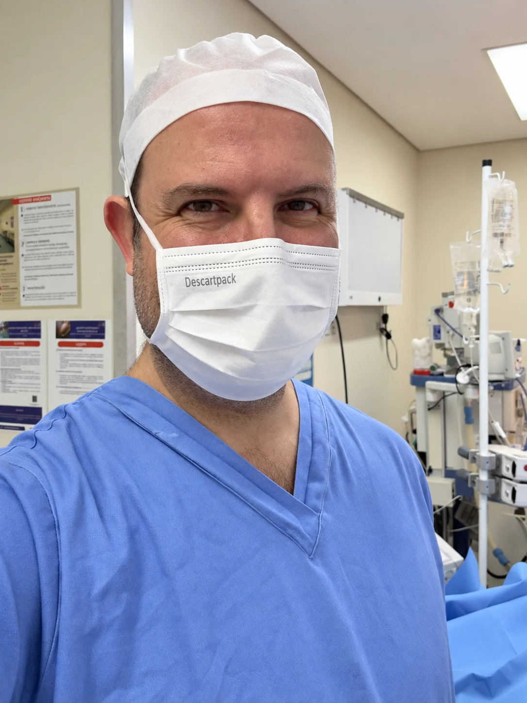 Hospital — Dr. Walter Zamarian Jr. em ambiente cirúrgico
